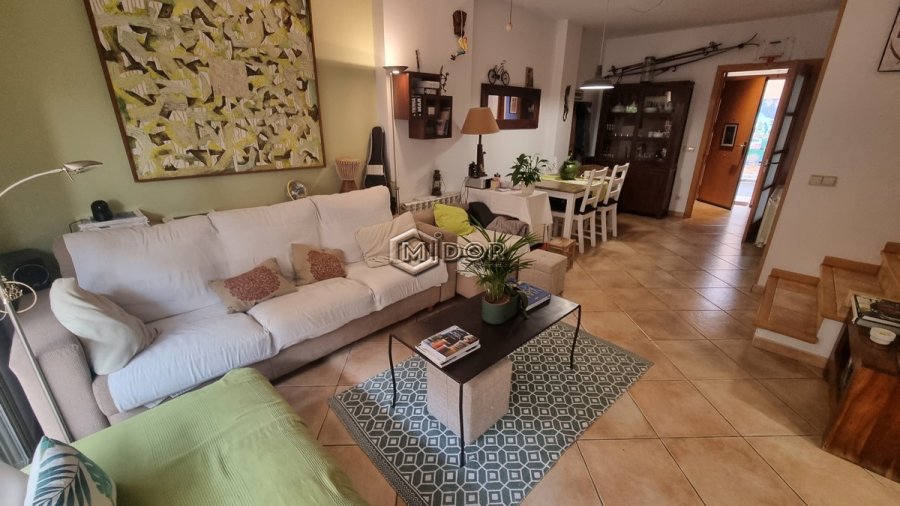 CASA ADOSSADA AMB PATI I GARATGE A 2 MINUTS DE LA PLATJA