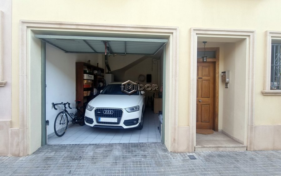 CASA ADOSSADA AMB PATI I GARATGE A 2 MINUTS DE LA PLATJA