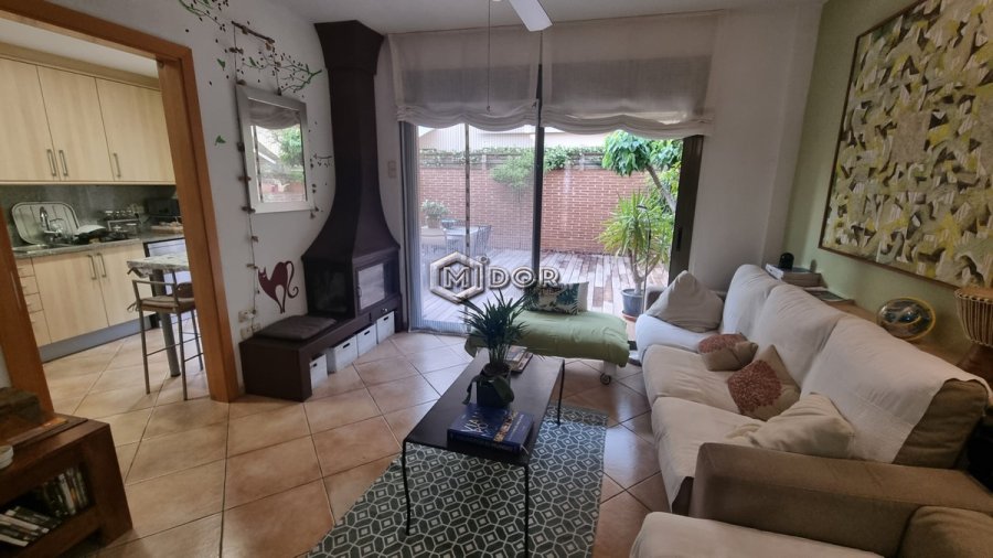 CASA ADOSSADA AMB PATI I GARATGE A 2 MINUTS DE LA PLATJA