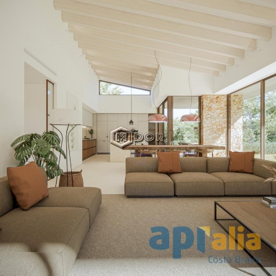 CASA D'OBRA NOVA DE DISENY A CALONGE