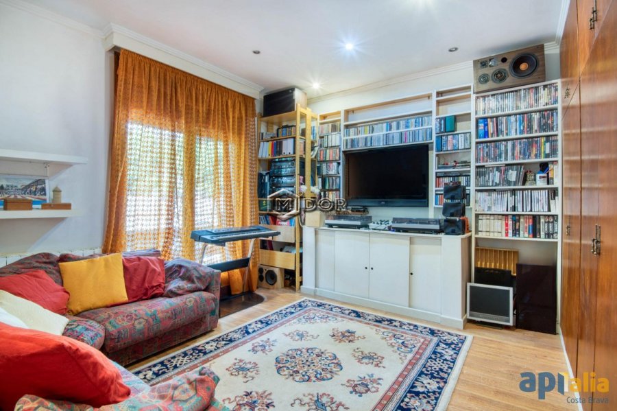 CASA AMB PISCINA EN URB. CASA NOVA (ST. FELIU DE GUIXOLS)