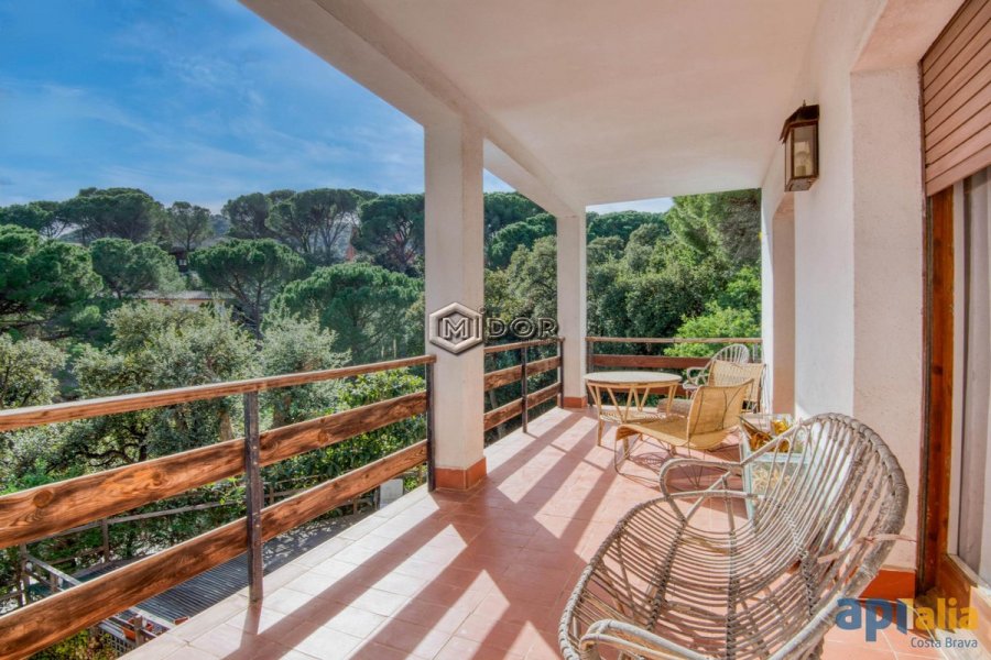 CASA AMB PISCINA EN URB. CASA NOVA (ST. FELIU DE GUIXOLS)