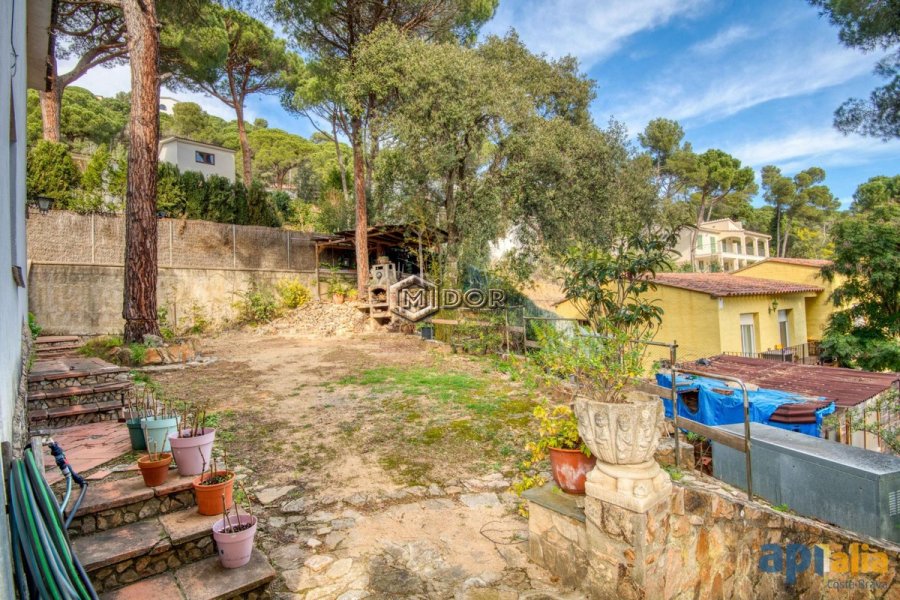 CASA AMB PISCINA EN URB. CASA NOVA (ST. FELIU DE GUIXOLS)