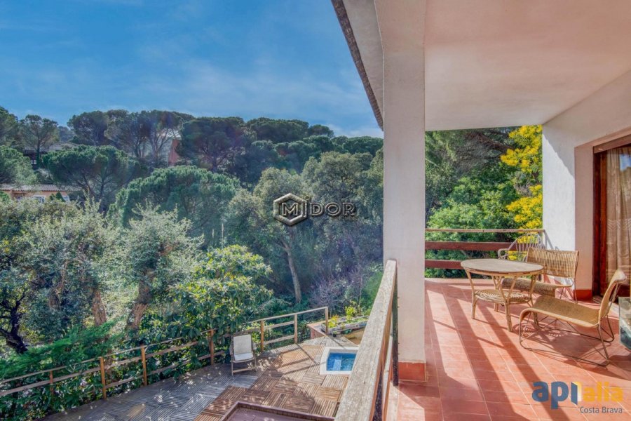 CASA AMB PISCINA EN URB. CASA NOVA (ST. FELIU DE GUIXOLS)