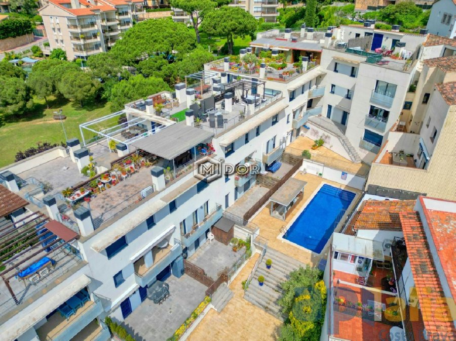 ATIC AMB TERRASSA Y PISCINA A 350m DE LA PLATJA