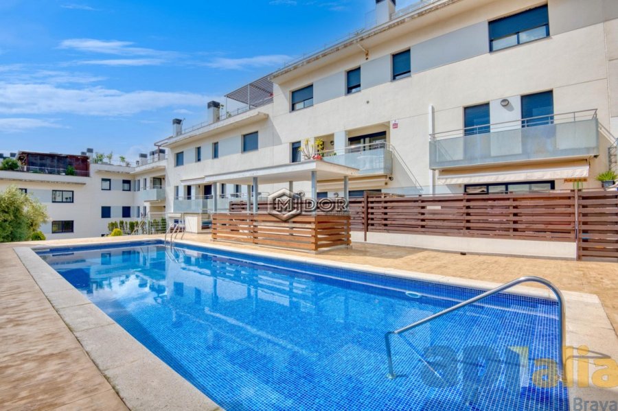 ATIC AMB TERRASSA Y PISCINA A 350m DE LA PLATJA
