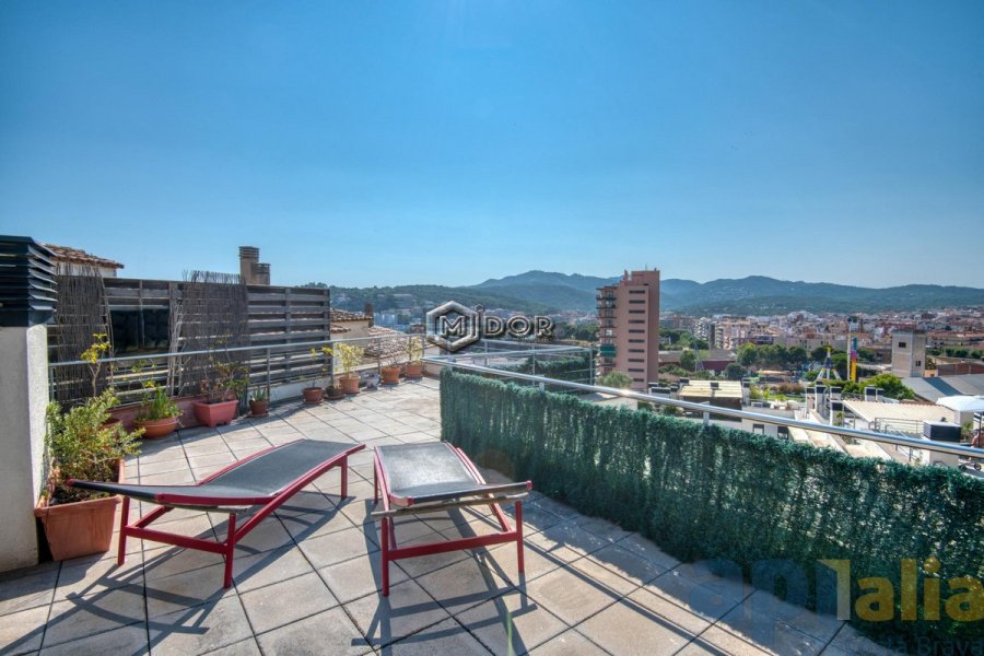 DUPLEX AMB TERRASSA