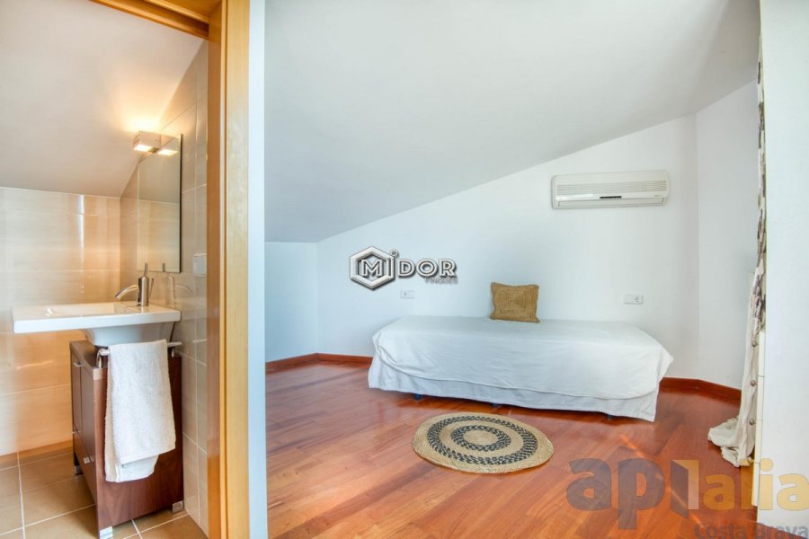 DUPLEX AMB TERRASSA