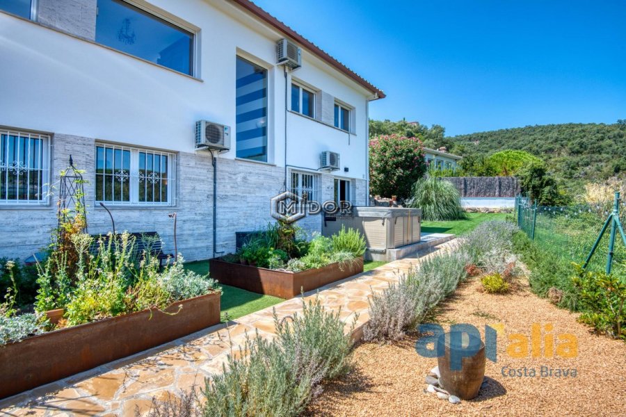CASA AMB PISCINA I JARDI A VESCOMTAT DE CABANYES (CALONGE)