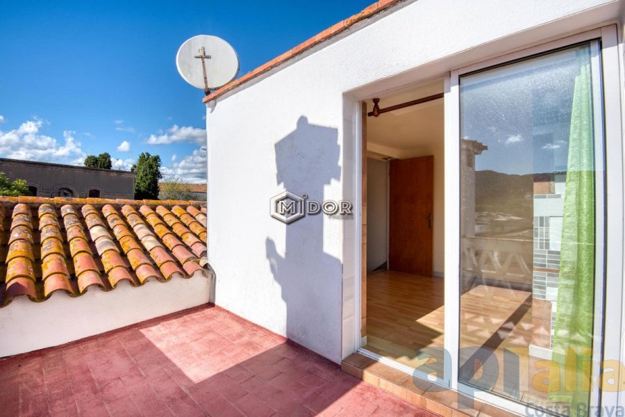 CASA CENTRICA AMB JARDI I GARATGE