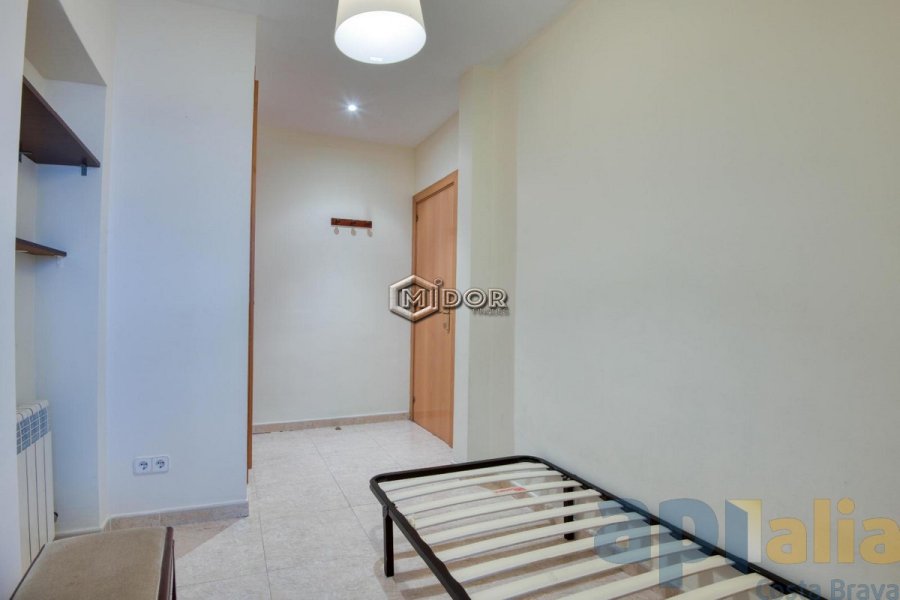 CASA CENTRICA AMB JARDI I GARATGE