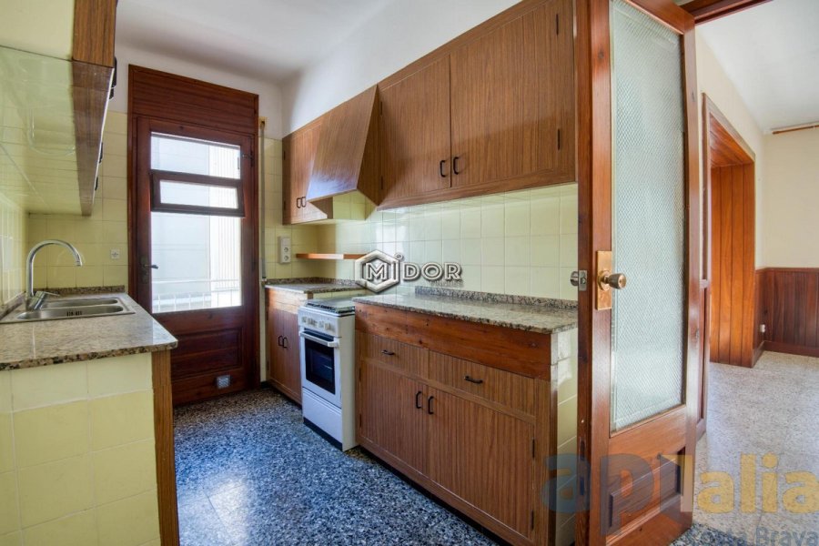 CASA CENTRICA AMB JARDI I GARATGE