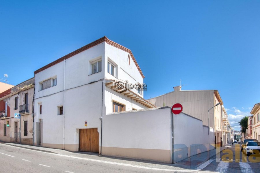 CASA CENTRICA AMB JARDI I GARATGE