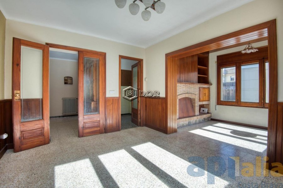 CASA CENTRICA AMB JARDI I GARATGE
