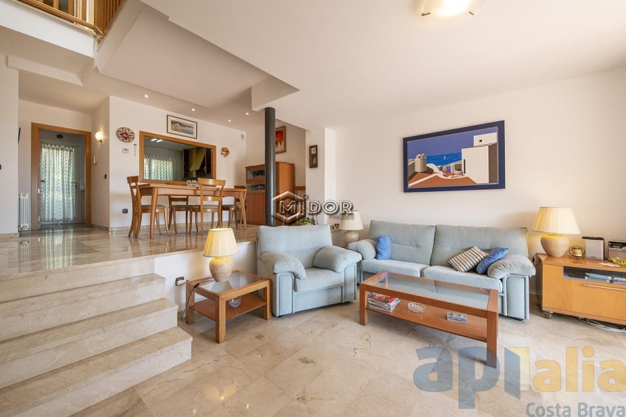 CASA ADOSSADA AMB VISTES I PISCINA AL MIRADOR S'AGARO-ST.POL