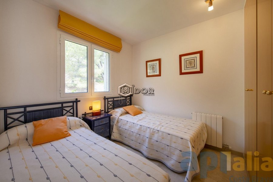 CASA ADOSSADA AMB VISTES I PISCINA AL MIRADOR S'AGARO-ST.POL