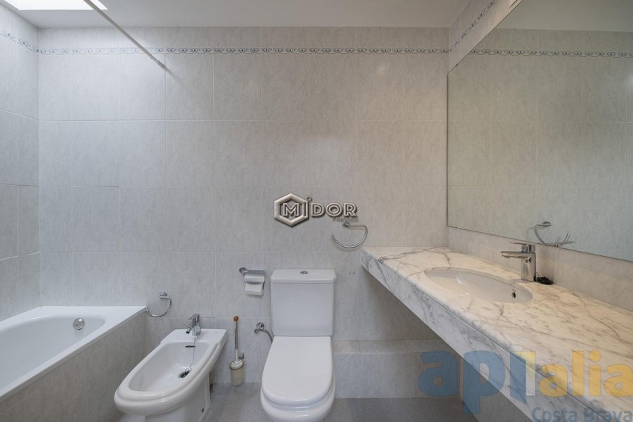 CASA ADOSSADA AMB VISTES I PISCINA AL MIRADOR S'AGARO-ST.POL