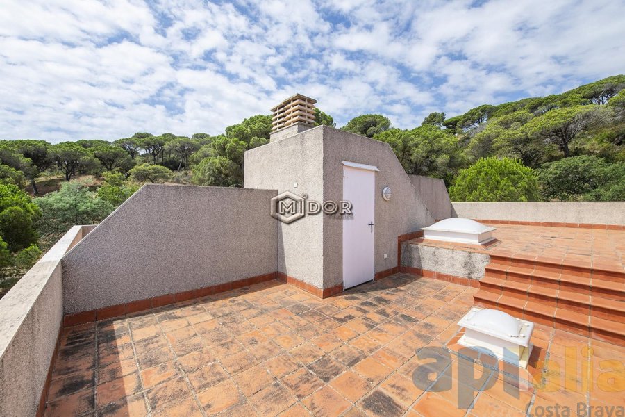 CASA ADOSSADA AMB VISTES I PISCINA AL MIRADOR S'AGARO-ST.POL