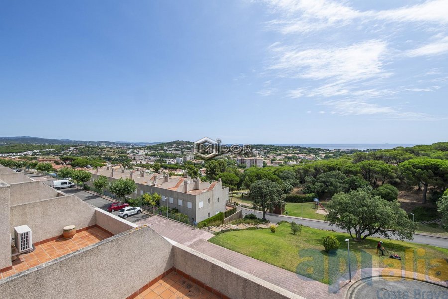 CASA ADOSSADA AMB VISTES I PISCINA AL MIRADOR S'AGARO-ST.POL