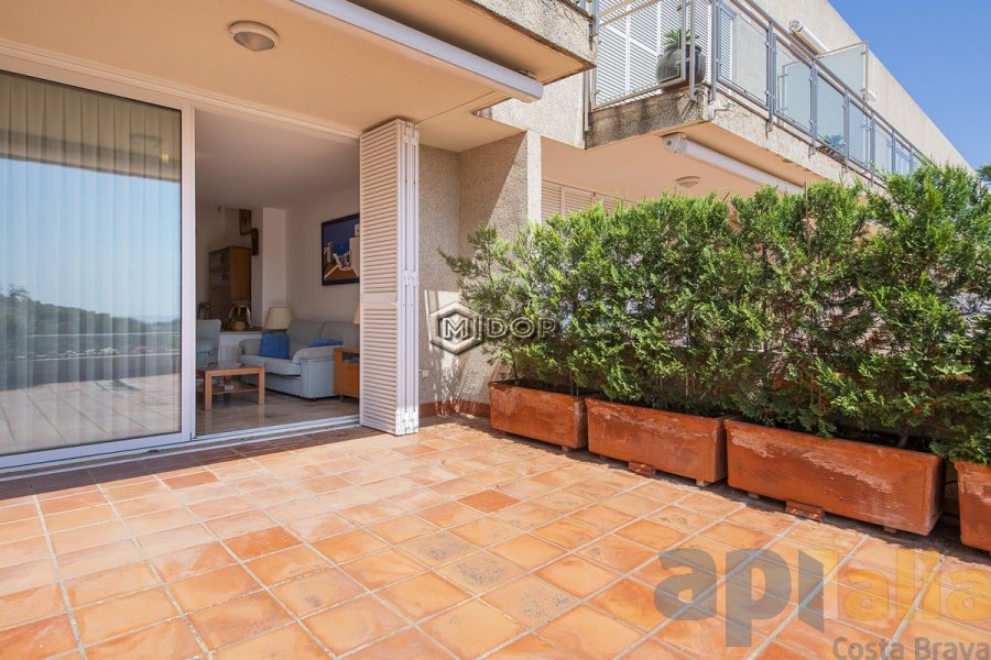 CASA ADOSSADA AMB VISTES I PISCINA AL MIRADOR S'AGARO-ST.POL