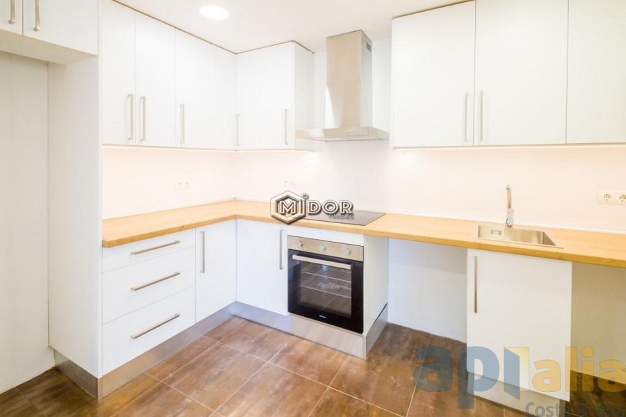 APARTAMENT AMB TERRASSA A 150m DE LA PLATJA