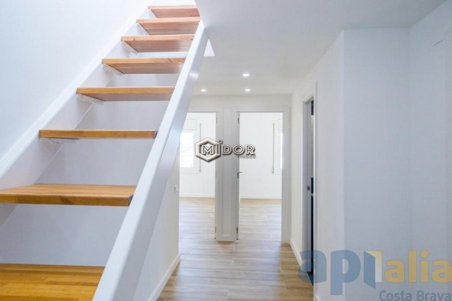 APARTAMENT AMB TERRASSA A 150m DE LA PLATJA
