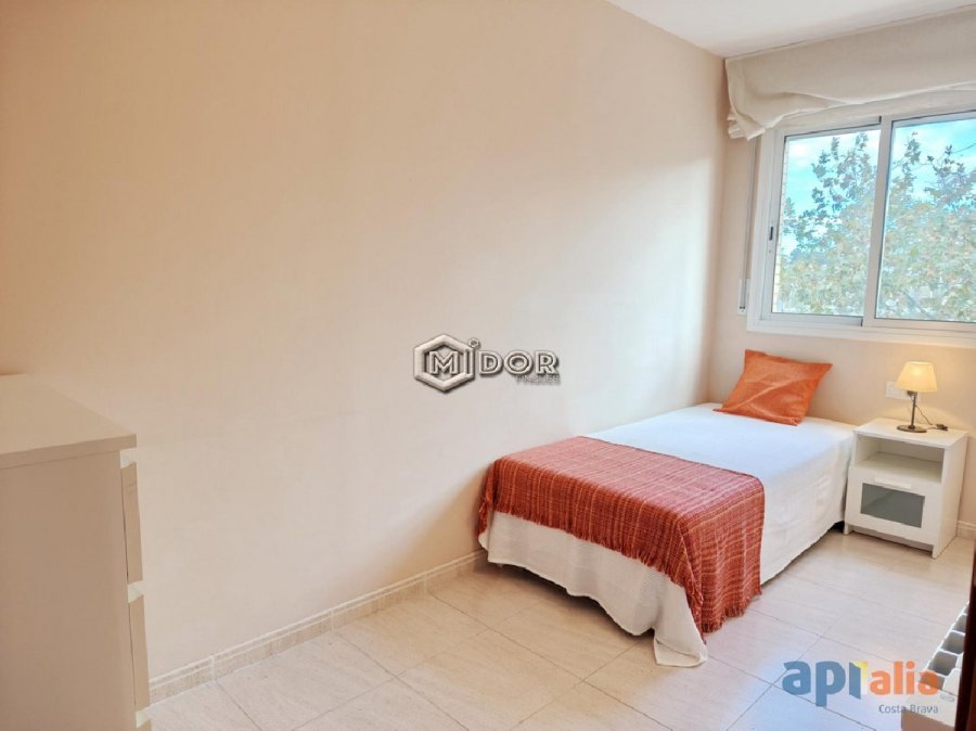 APARTAMENT AMB PISCINA COMUNITÀRIA I PARKING A ST. ANTONI DE CALONGE