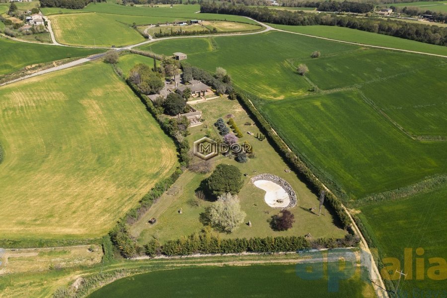 FANTÀSTICA FINCA A CORNELLA DE TERRI