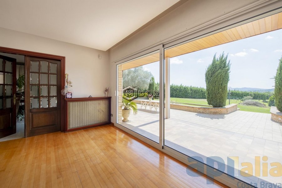 FANTÀSTICA FINCA A CORNELLA DE TERRI