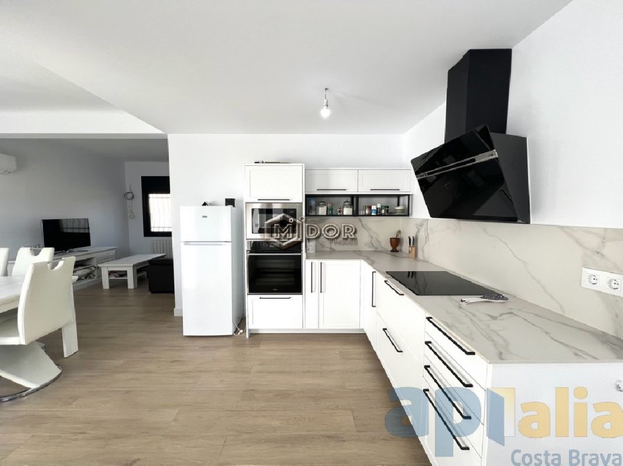CASA EN PLANTA BAIXA REFORMADA AMB TERRASSA