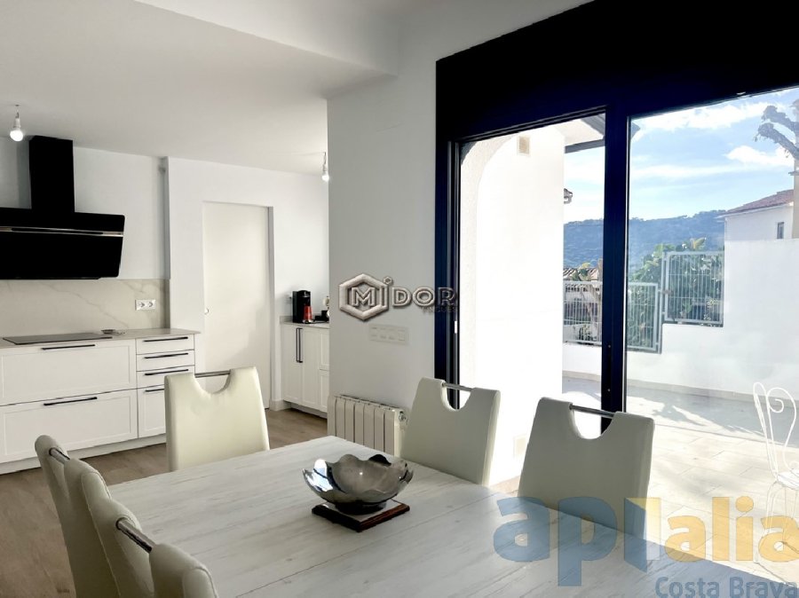 CASA EN PLANTA BAIXA REFORMADA AMB TERRASSA