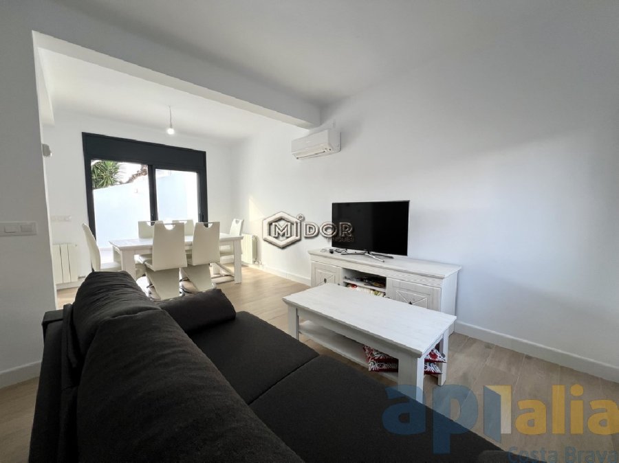 CASA EN PLANTA BAIXA REFORMADA AMB TERRASSA