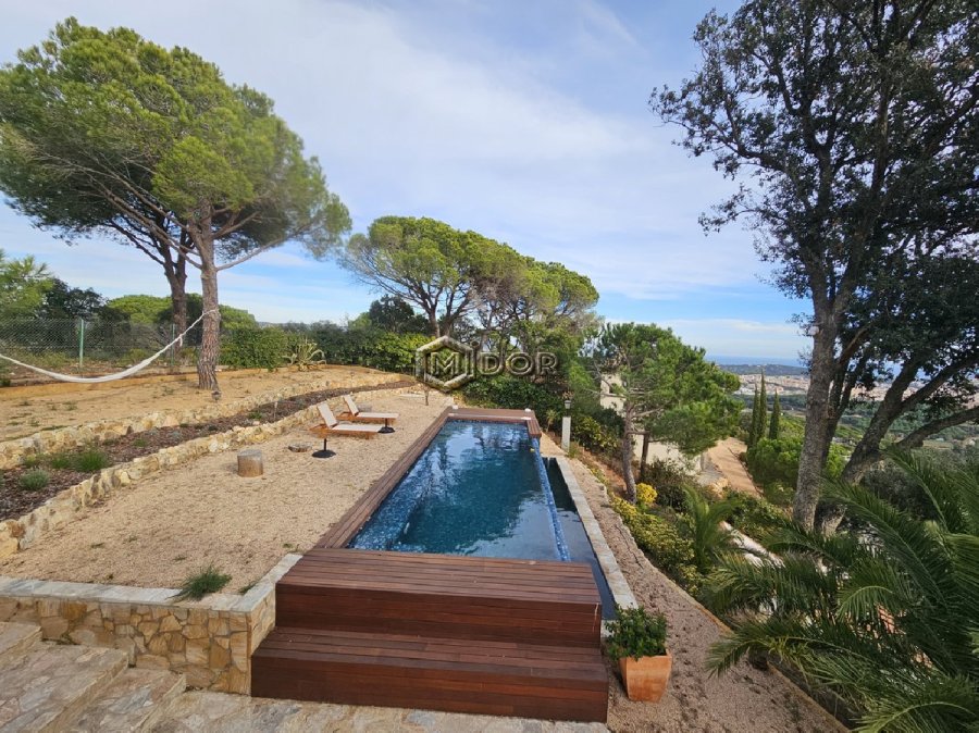 CASA AMB VISTES A MAR I MUNTANYA (LLICÈNCIA TURÍSTICA)