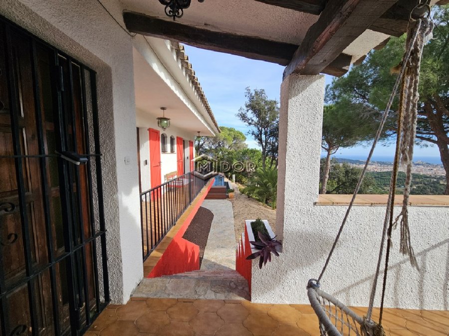 CASA AMB VISTES A MAR I MUNTANYA (LLICÈNCIA TURÍSTICA)