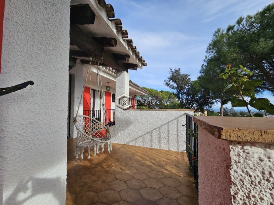 CASA AMB VISTES A MAR I MUNTANYA (LLICÈNCIA TURÍSTICA)