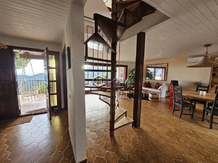 CASA AMB VISTES A MAR I MUNTANYA (LLICÈNCIA TURÍSTICA)