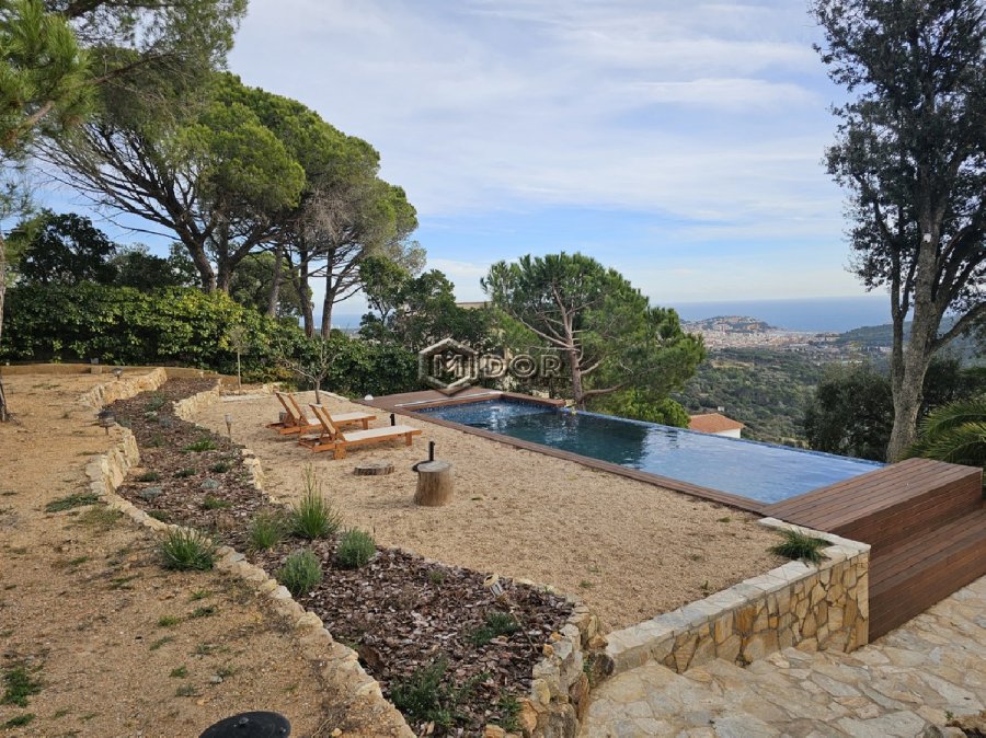 CASA AMB VISTES A MAR I MUNTANYA (LLICÈNCIA TURÍSTICA)