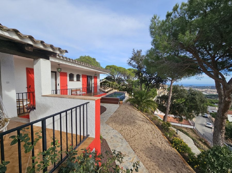 CASA AMB VISTES A MAR I MUNTANYA (LLICÈNCIA TURÍSTICA)