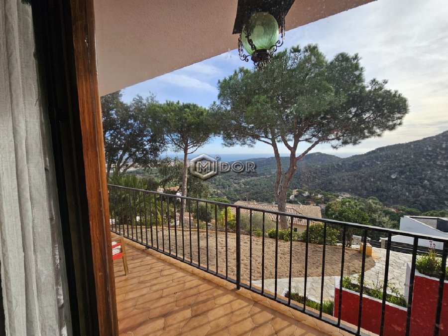 CASA AMB VISTES A MAR I MUNTANYA (LLICÈNCIA TURÍSTICA)