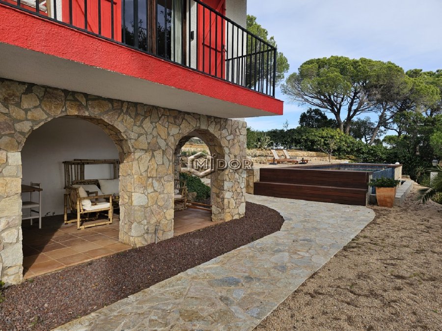 CASA AMB VISTES A MAR I MUNTANYA (LLICÈNCIA TURÍSTICA)