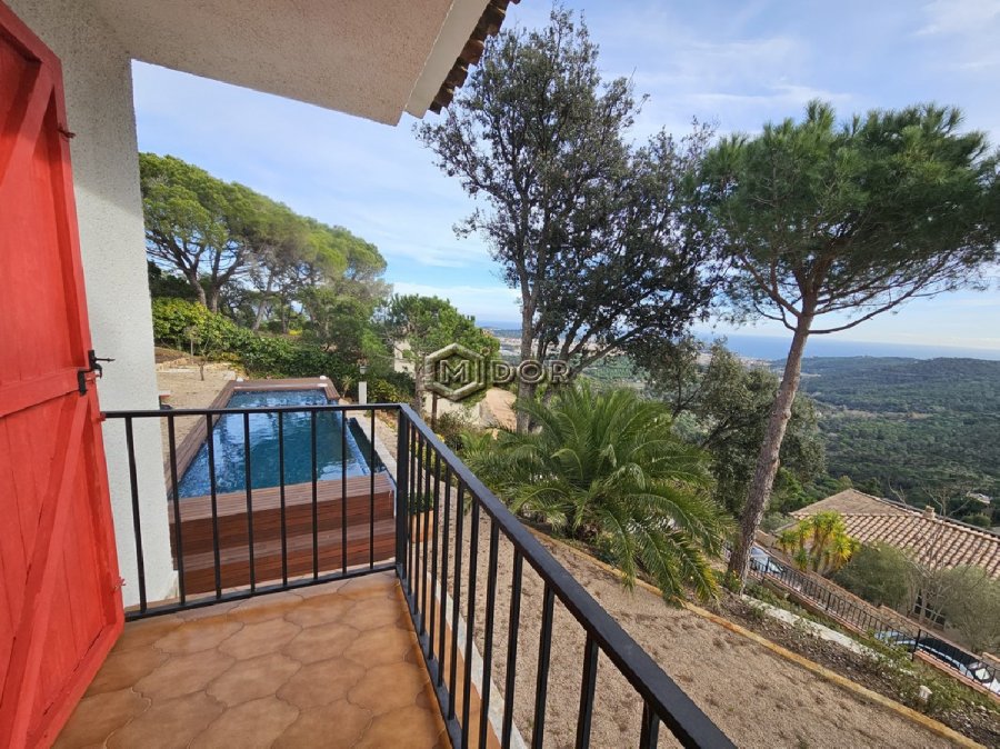 CASA AMB VISTES A MAR I MUNTANYA (LLICÈNCIA TURÍSTICA)