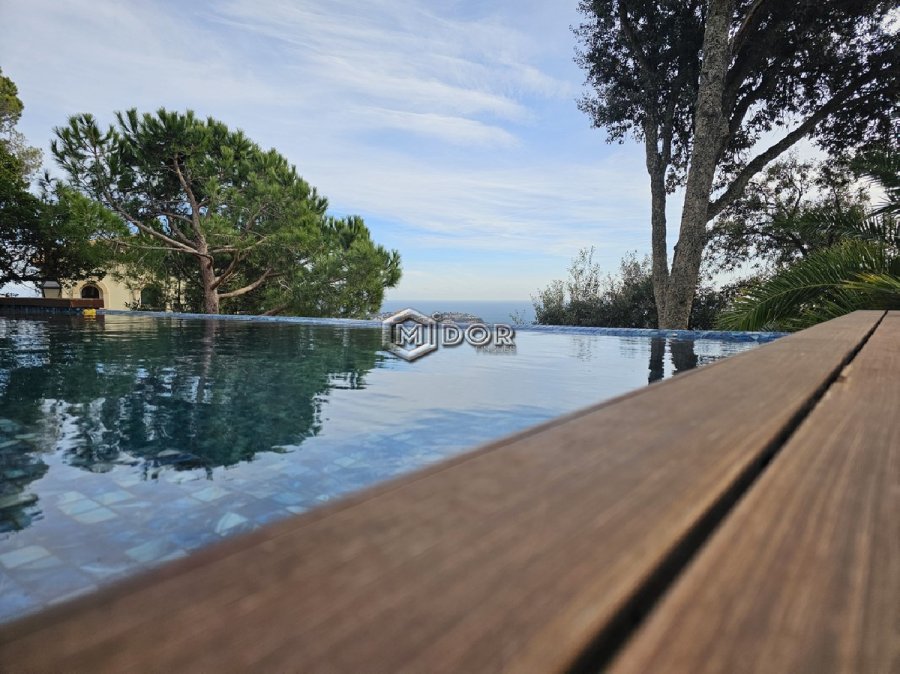 CASA AMB VISTES A MAR I MUNTANYA (LLICÈNCIA TURÍSTICA)