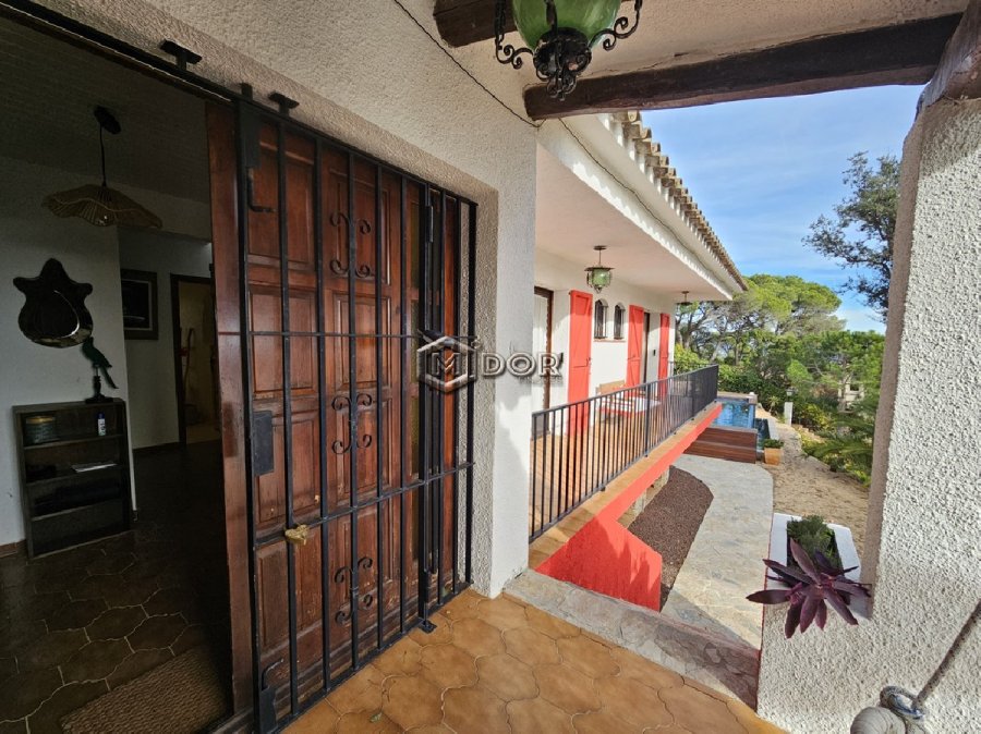 CASA AMB VISTES A MAR I MUNTANYA (LLICÈNCIA TURÍSTICA)