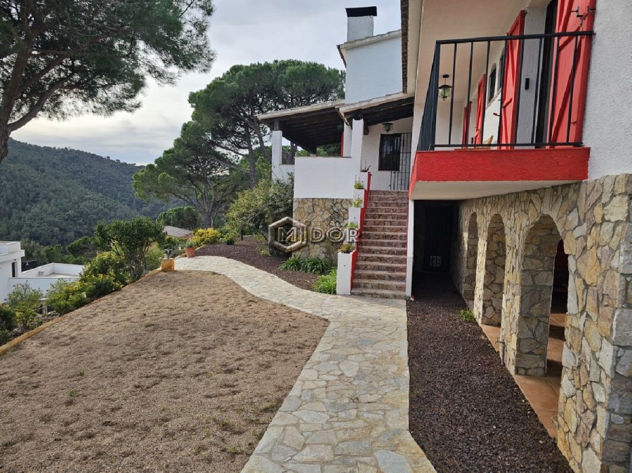 CASA AMB VISTES A MAR I MUNTANYA (LLICÈNCIA TURÍSTICA)