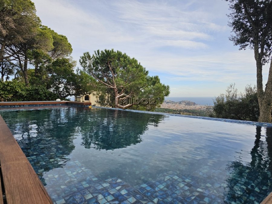 CASA AMB VISTES A MAR I MUNTANYA (LLICÈNCIA TURÍSTICA)
