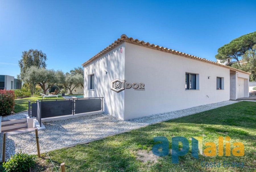 CASA AMB PISCINA A MAS ROS (PLATJA D'ARO)