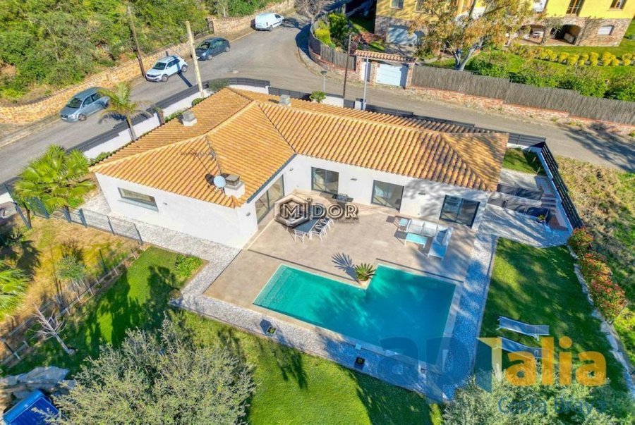 CASA AMB PISCINA A MAS ROS (PLATJA D'ARO)
