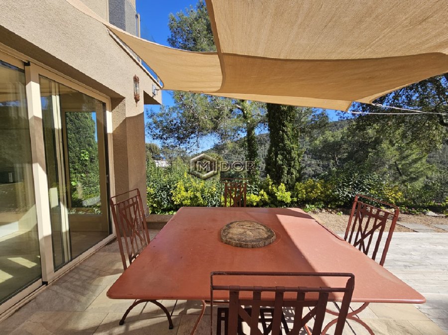 CASA AMB PISCINA I VISTES A LA MUNTANYA