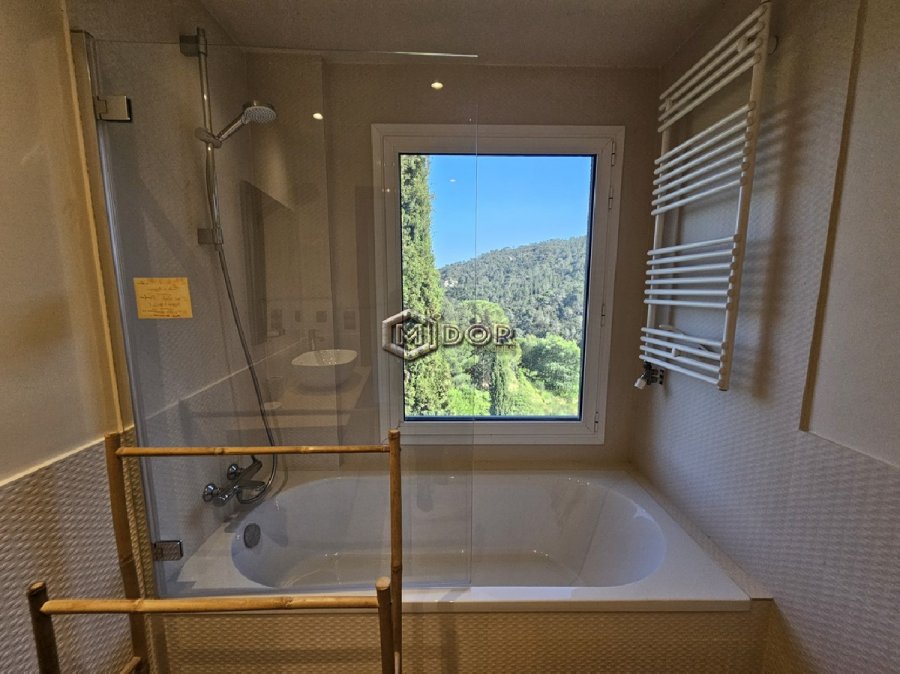 CASA AMB PISCINA I VISTES A LA MUNTANYA