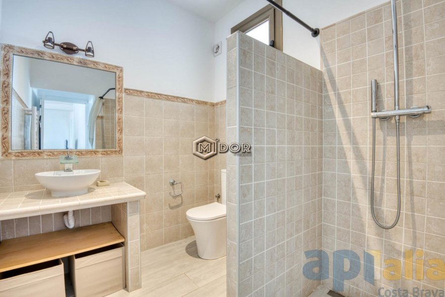 CASA EN PLANTA BAIXA AMB JARDÍ I PISCINA A BELL LLOC STA. CRISTINA D'ARO